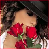 Девушка с алыми розами